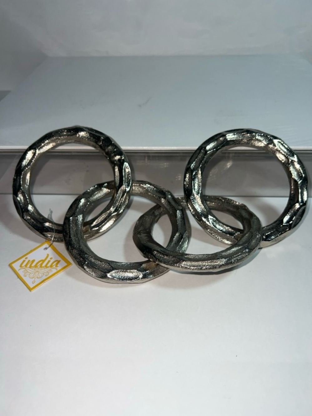 Modern Brutalist Silver 4-Ring Aluminum Chain Link Decor NWT